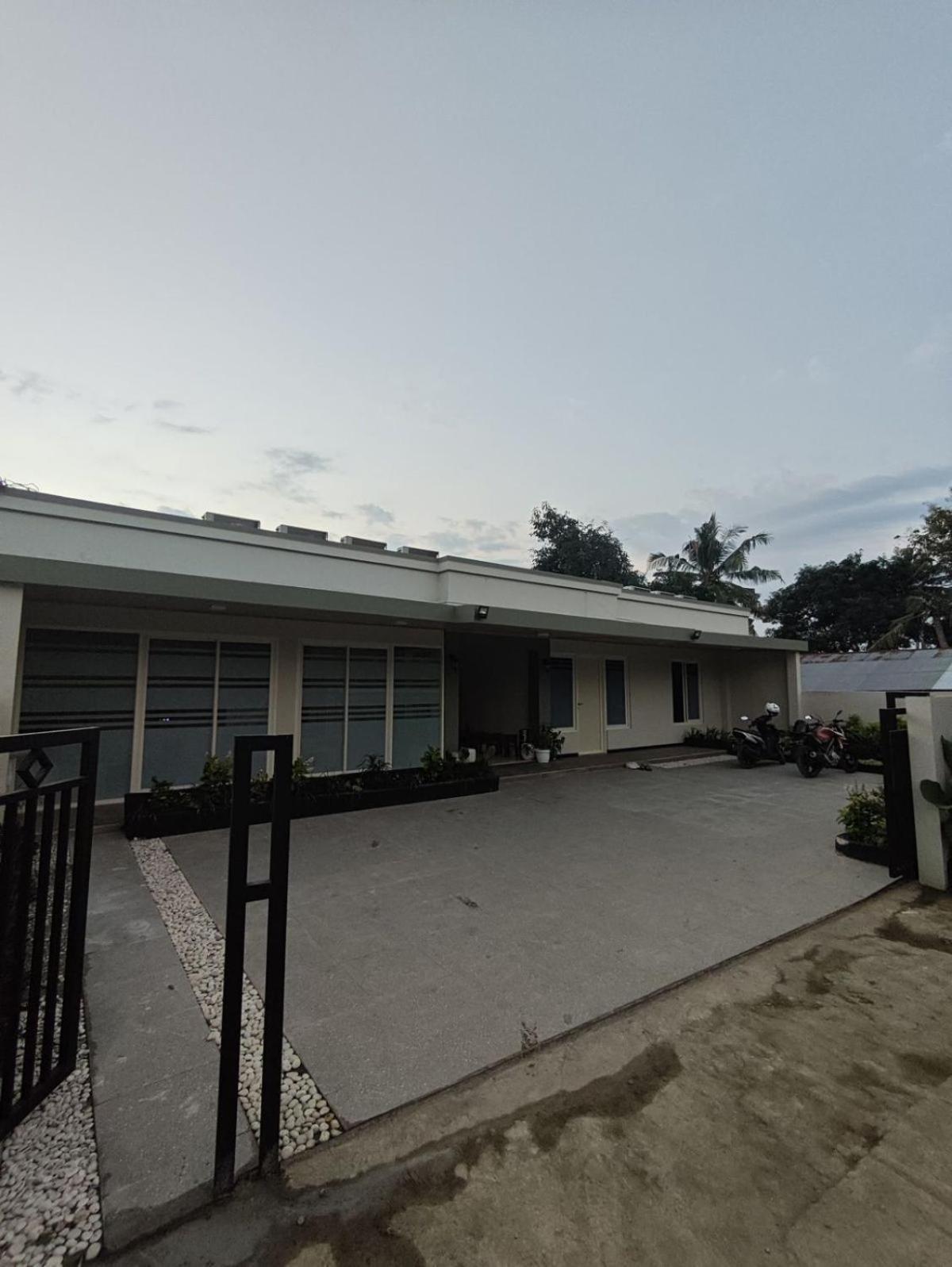 El Nipa Hotel Labuan Bajo Exteriör bild